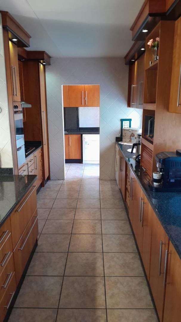 5 Bedroom Property for Sale in Riebeeckstad Free State